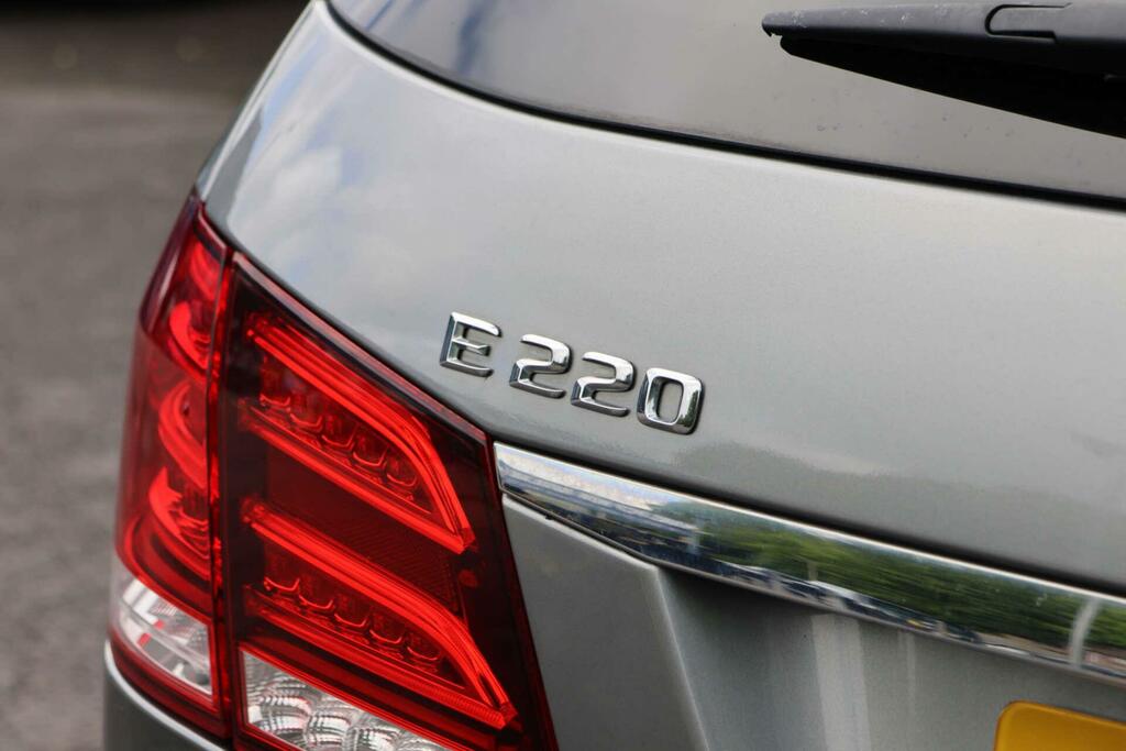 Mercedes-Benz E Class E300dh Bluetec Se Saloon Blue #10