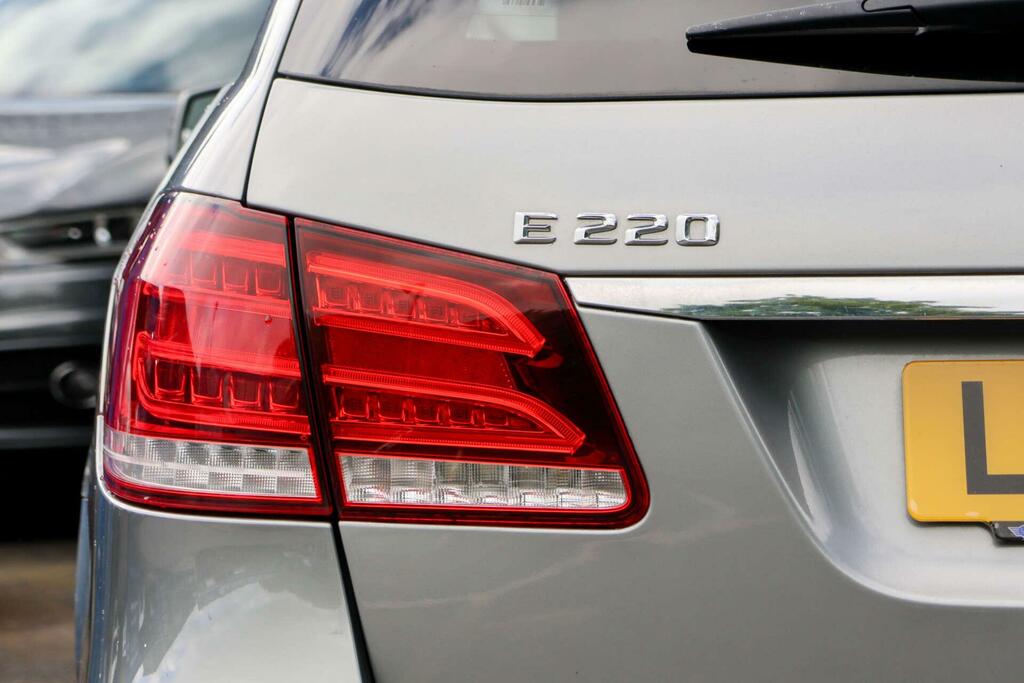 Mercedes-Benz E Class E300dh Bluetec Se Saloon Blue #12