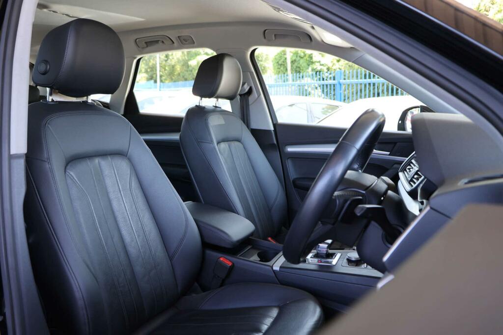 Audi Q5 Se Black #5
