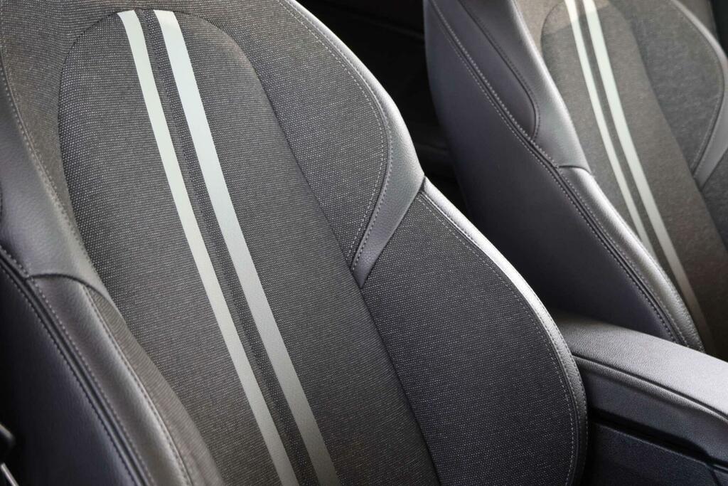 BMW 1 Series Sport Black #6