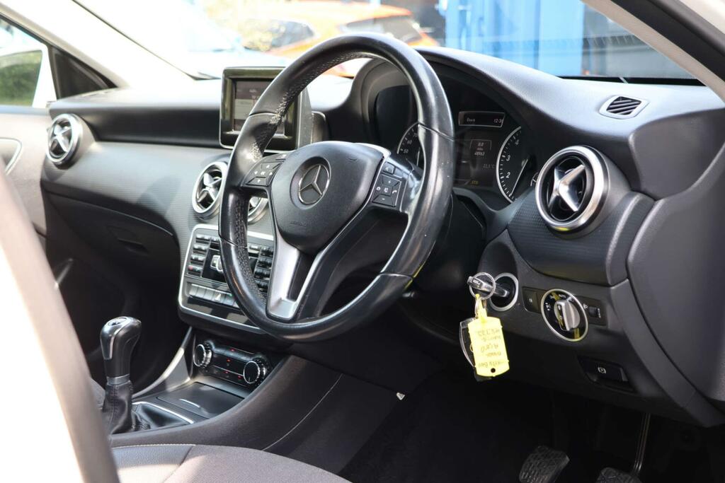 Mercedes-Benz A Class 1.6 A180 Se Euro 6 Ss White #4