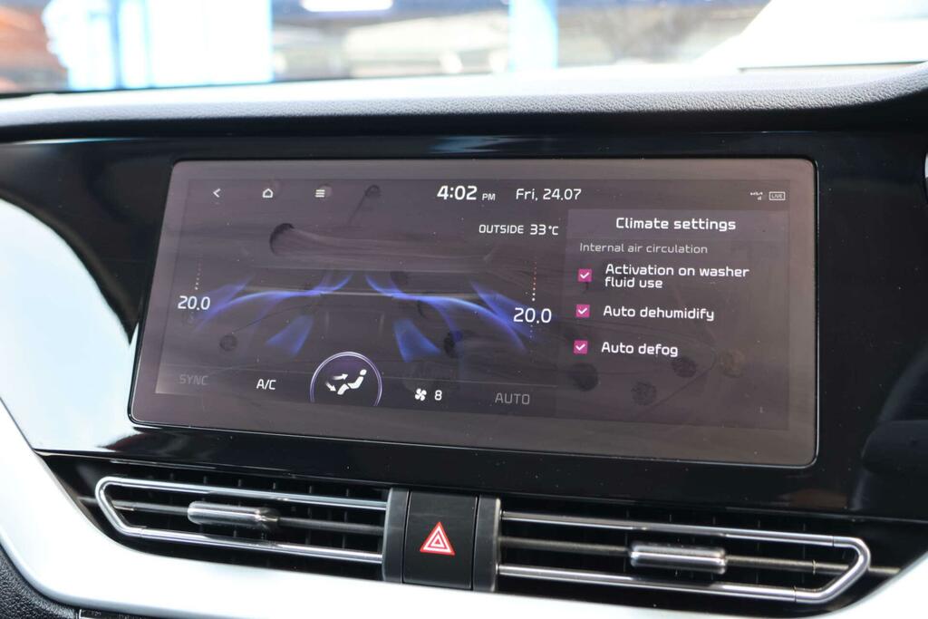Kia Niro 3 Only 25,385 Or  #17