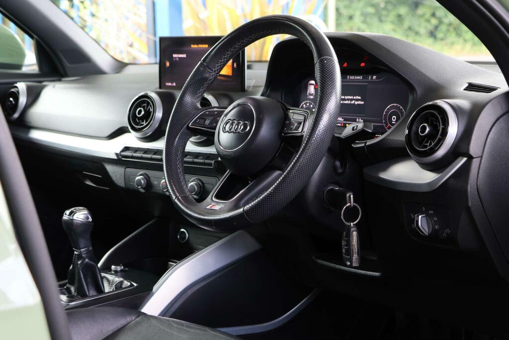 Audi Q2 S Line Green #4