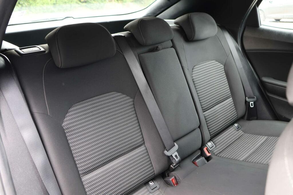 Kia Xceed 2 White #6