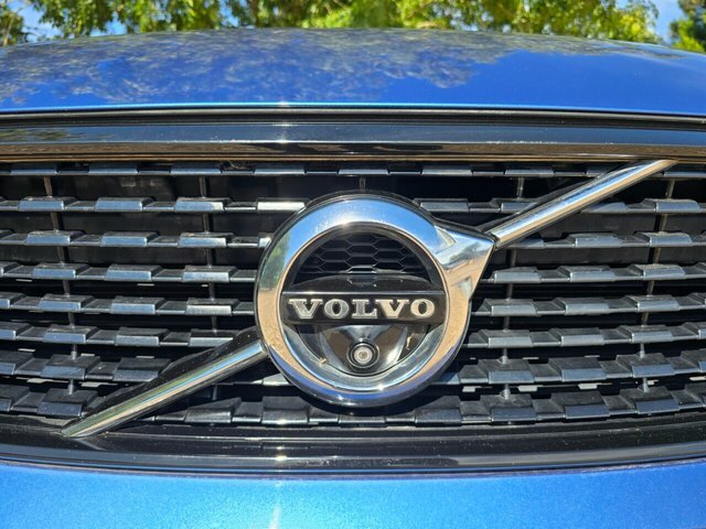 Volvo XC40 T5 First Edition Suv HG18BGF Blue #3