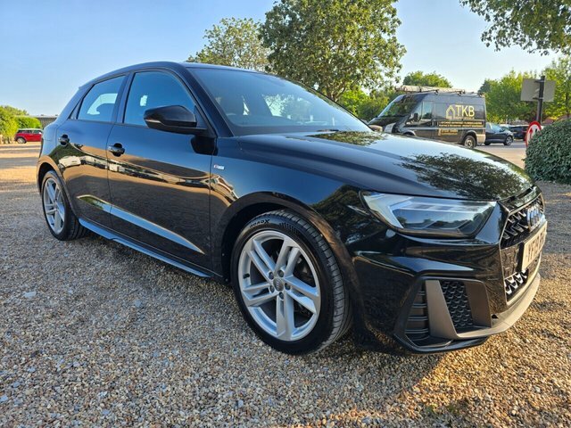 Audi A1 Tfsi 30 S Line YF19BHD Black #4