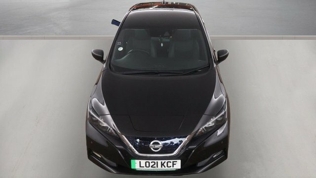 Nissan Leaf E N-connecta Hatchback Black #2