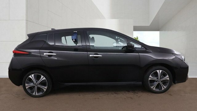 Nissan Leaf E N-connecta Hatchback Black #3