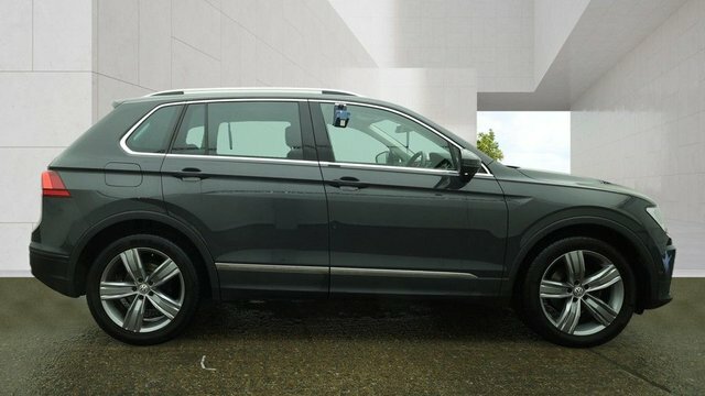 Volkswagen Tiguan Tsi Evo Match Suv VN69GPF Grey #3