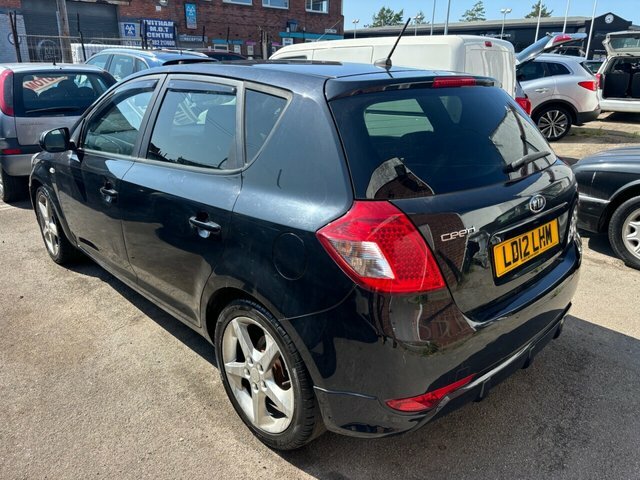 Kia Ceed Hatchback Black #2