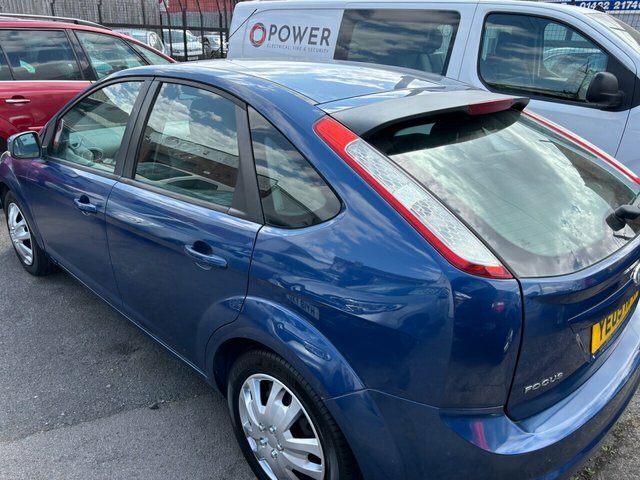 Ford Focus Hatchback YE09HPX Blue #4