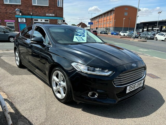 Ford Mondeo Hatchback Black #2