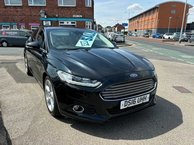 Ford Mondeo Hatchback Black #3
