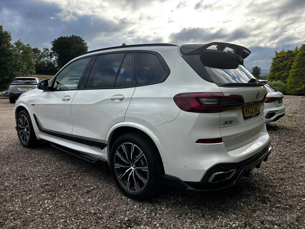 BMW X5 Xdrive45e M Sport HV22OHC White #3