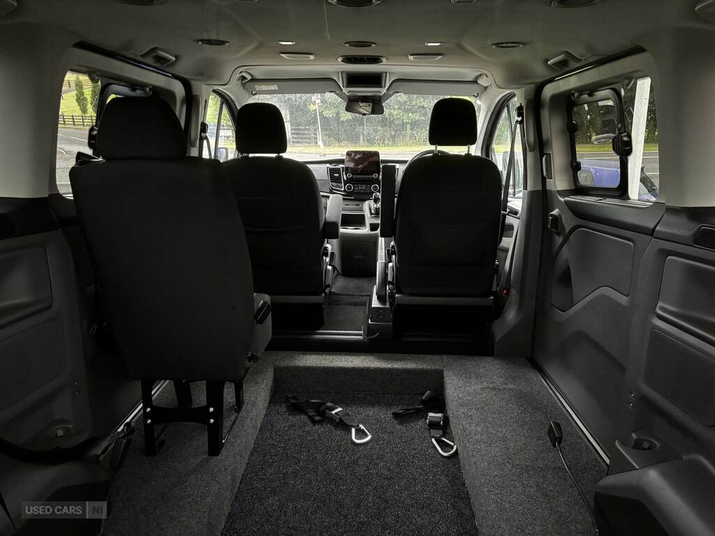 Ford Tourneo Custom 2.0 Ecoblue 130Ps Low Roof 8 Seater Titanium Black #4
