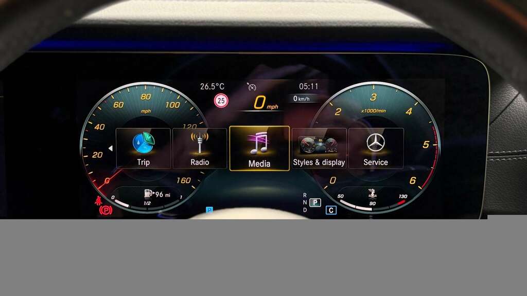 Mercedes-Benz E Class E300 Amg Line Night Ed Premium Plus 9G-tronic Silver #32