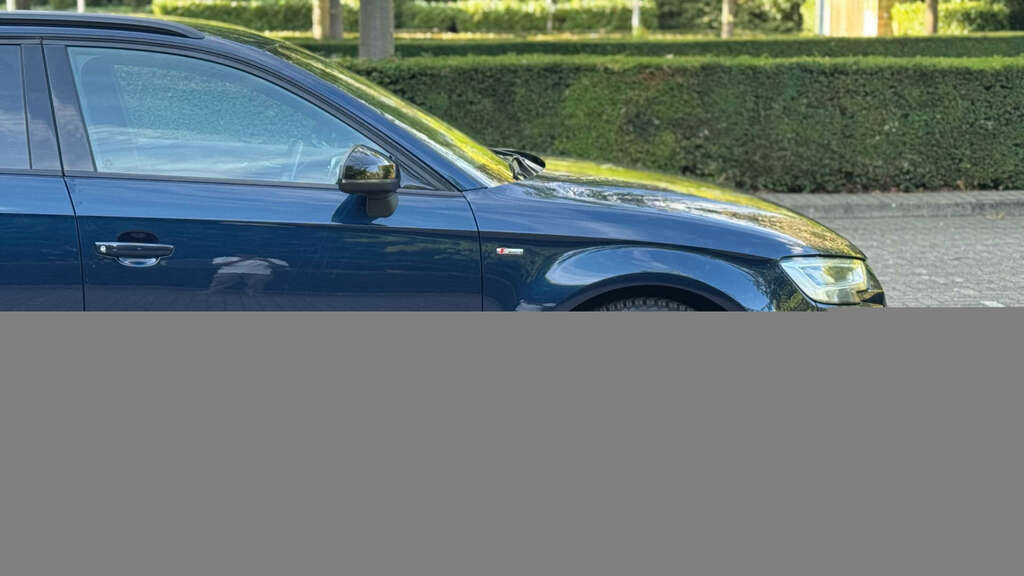 Audi A3 1.5 A3 Sportback 35 Tfsi Black Edition 5 Blue #4