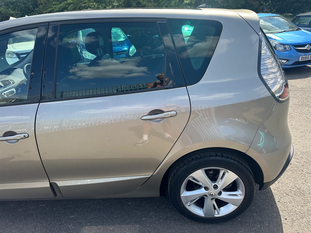 Renault Scenic 1.5 Dynamique Tomtom Dci 110 Bhp Stunning Low Silver #19