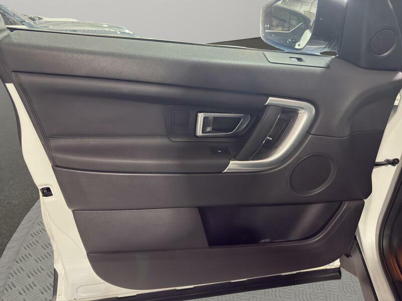 Land Rover Discovery Sport 2.0 Td4 180 Hse Black Black #29