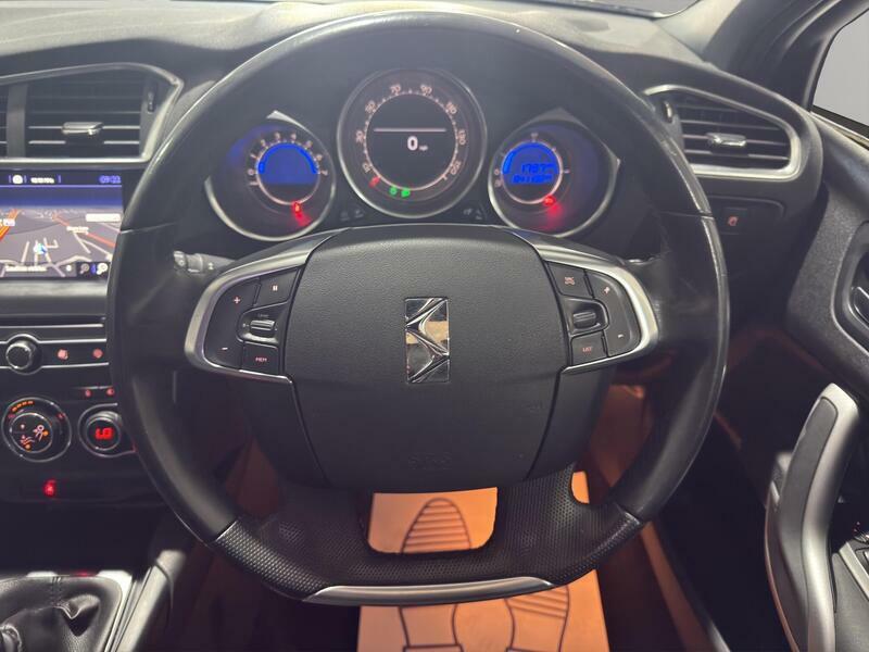 DS DS 4 Crossback Hatchback Black #16