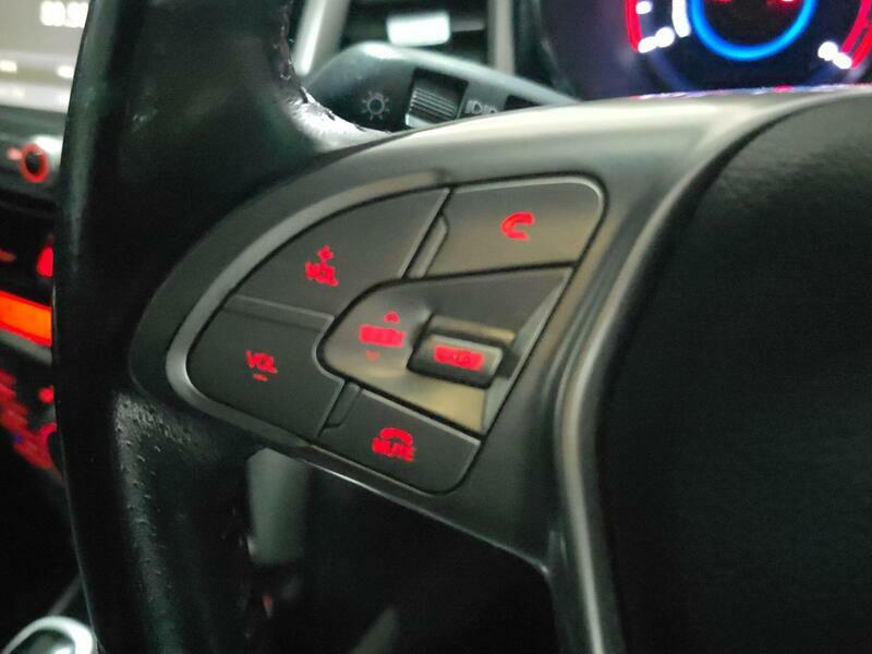 SsangYong Tivoli Ex White #27