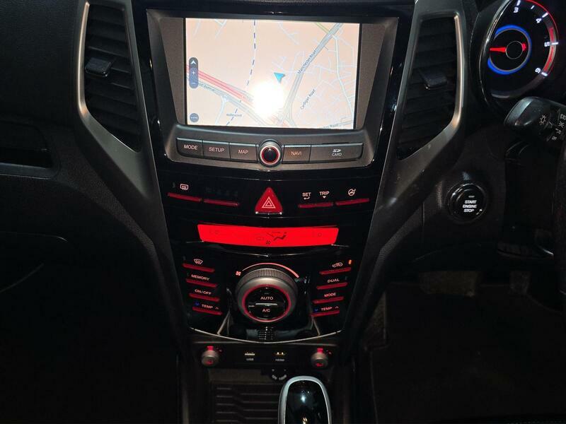 SsangYong Tivoli Ex White #19