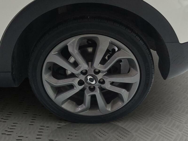 SsangYong Tivoli Ex White #37