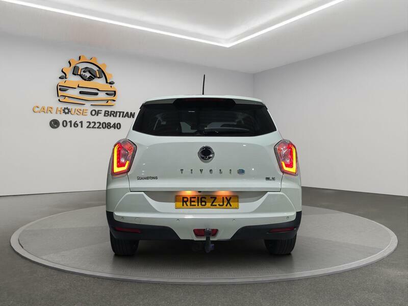 SsangYong Tivoli Ex White #8