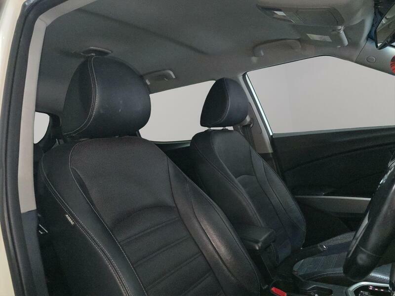 SsangYong Tivoli Ex White #13