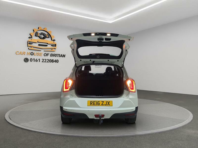 SsangYong Tivoli Ex White #10