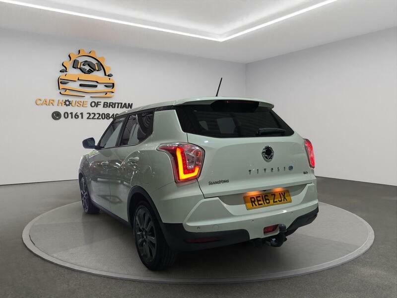 SsangYong Tivoli Ex White #9