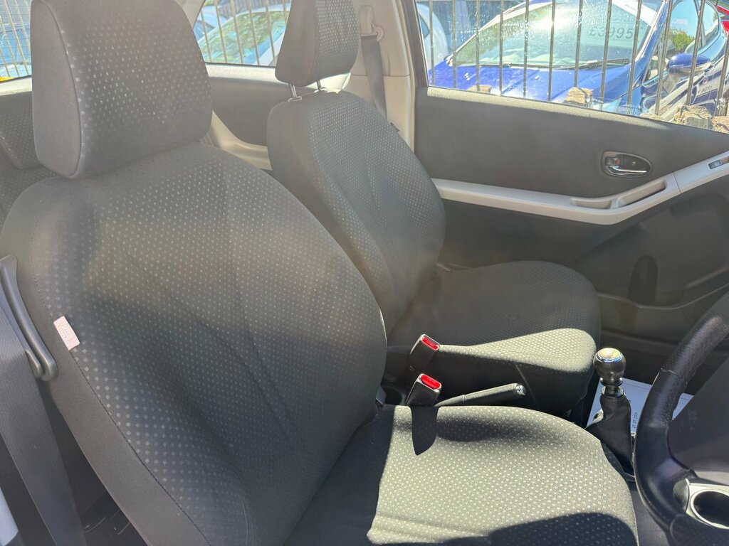 Toyota Yaris 1.0 Vvt-i Tr Red #10