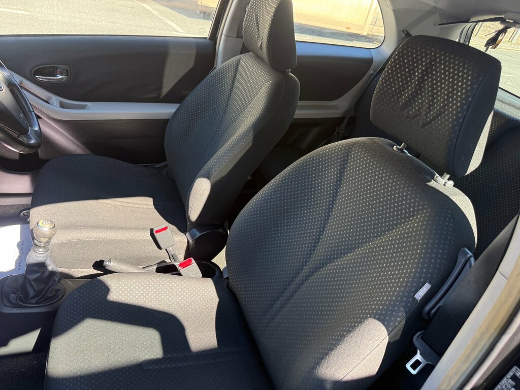 Toyota Yaris 1.0 Vvt-i Tr Red #13