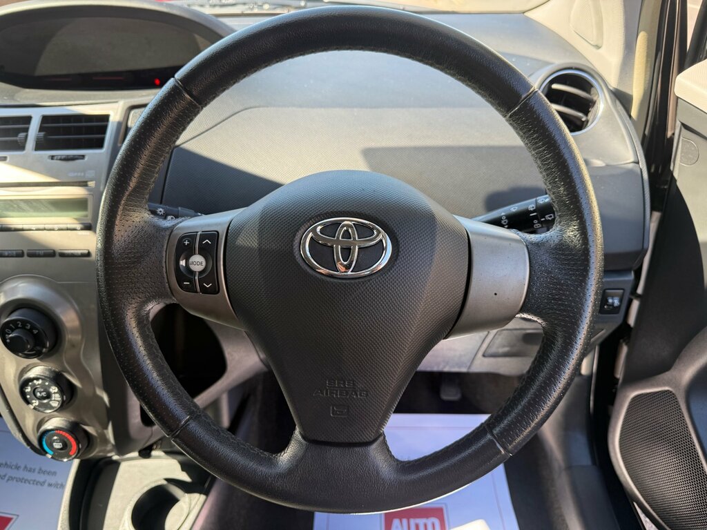 Toyota Yaris 1.0 Vvt-i Tr Red #14