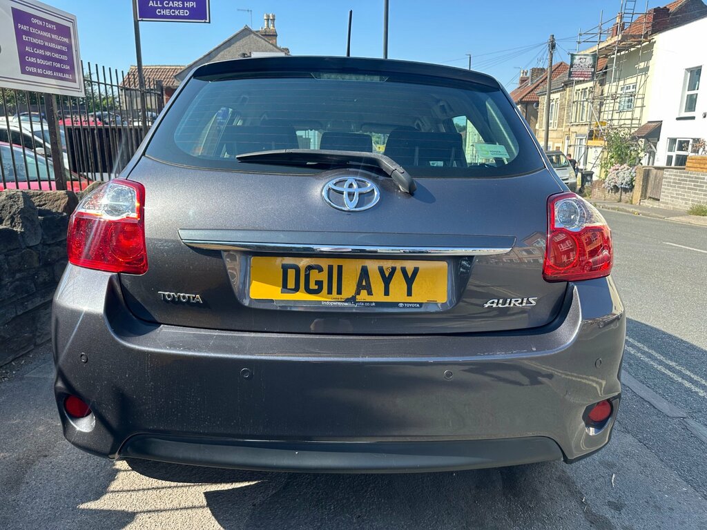 Toyota Auris 1.6 V-matic Tr Hatchback Euro 5 DG11AYY Grey #5