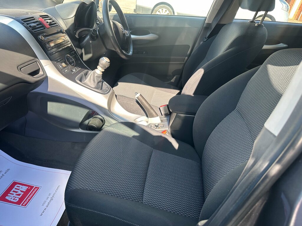 Toyota Auris Tr Silver #12