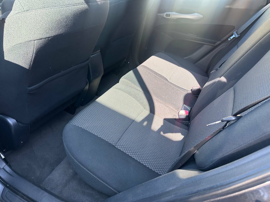 Toyota Auris Tr Silver #11
