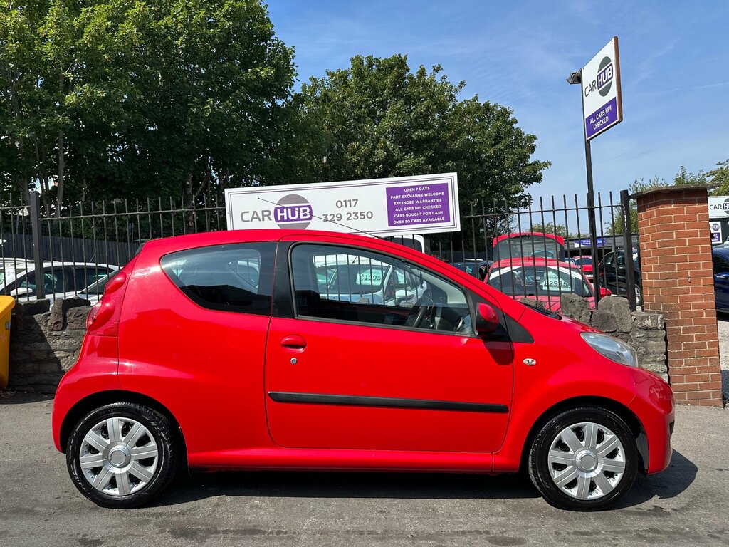 Peugeot 107 1.0 12V Urban Hatchback 2 Tronic Euro 4 Red #4