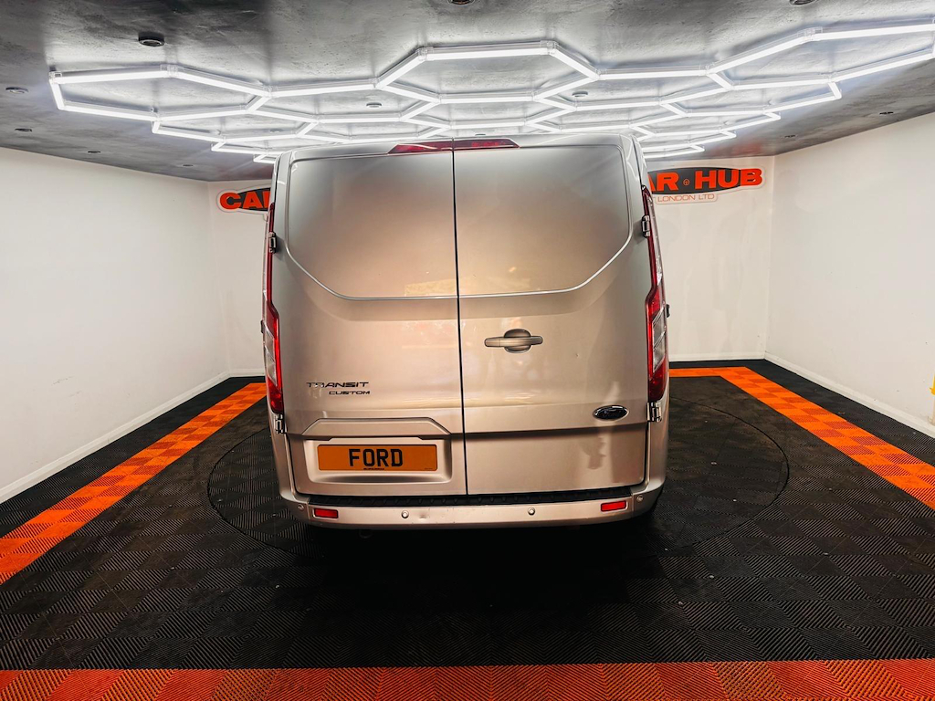 Ford Transit Custom 2.0 Tdci 290 Limited L1 H1 6Dr VO18GOH Silver #4