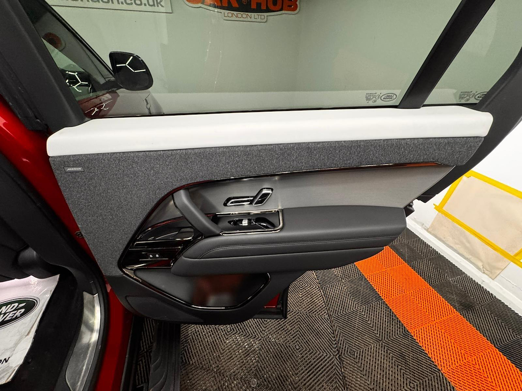 Land Rover Range Rover Sport 4.4 P635 V8 Sv Edition One Gloss Black #31