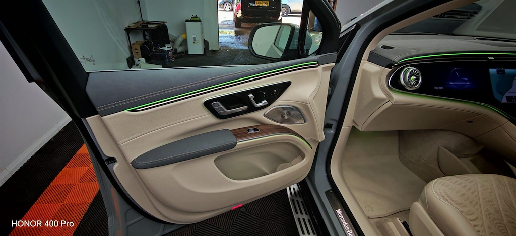 Mercedes-Benz EQS Hatchback Black #28