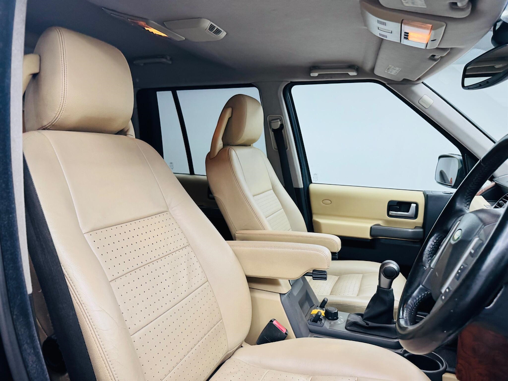 Land Rover Discovery Silver #36