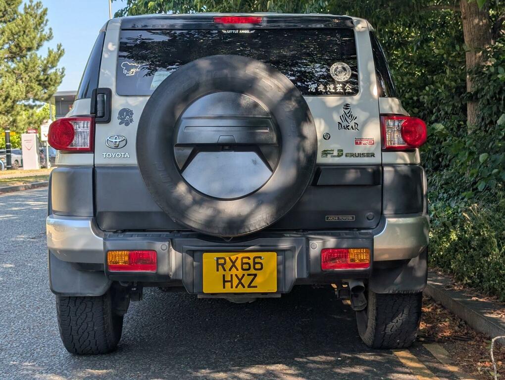 Toyota FJ Cruiser Original Spec.2016 Facelift.euro 6. Ulez White #5