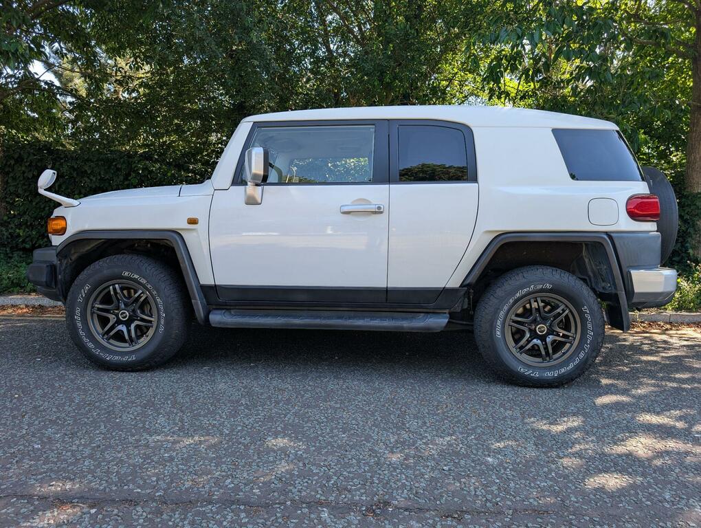 Toyota FJ Cruiser Original Spec.2016 Facelift.euro 6. Ulez White #3