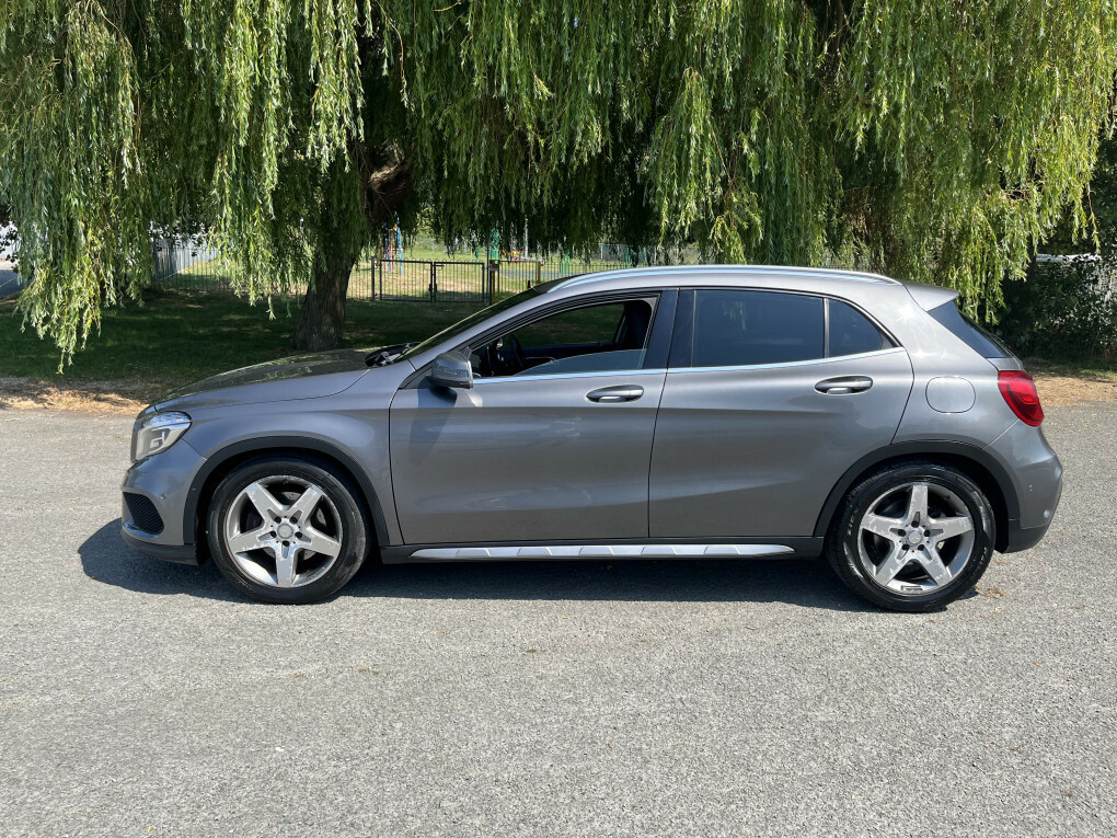 Mercedes-Benz GLA Class 220 Amg Line Premium Cdi 4Matic  #2