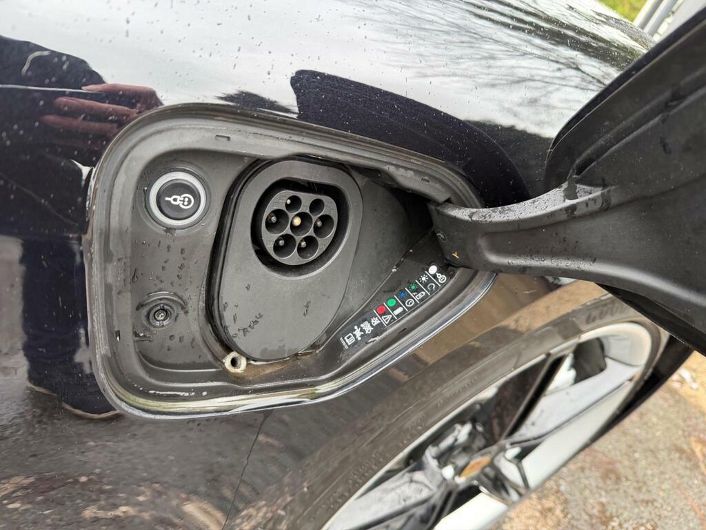 Porsche Taycan 500Kw Turbo 93Kwh Blue #28