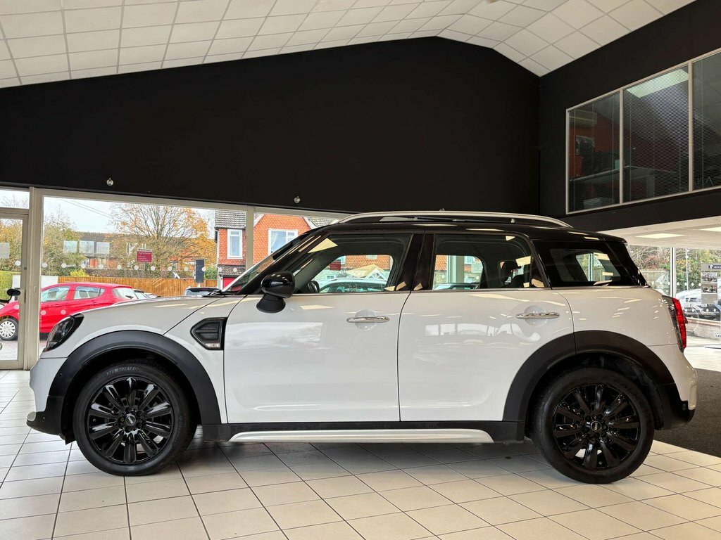 Mini Countryman 2L Cooper D Classic White #6