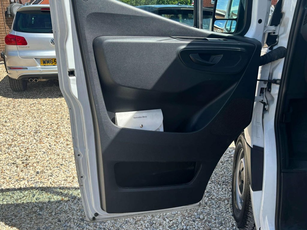 Mercedes-Benz Sprinter 2.1 316 Cdi Xlwb Glass Carrier Rwd L4 H2 143 Bhp White #41