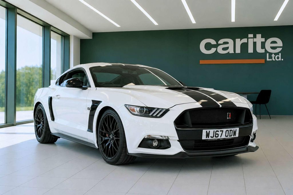 Ford Mustang 5L Gt White