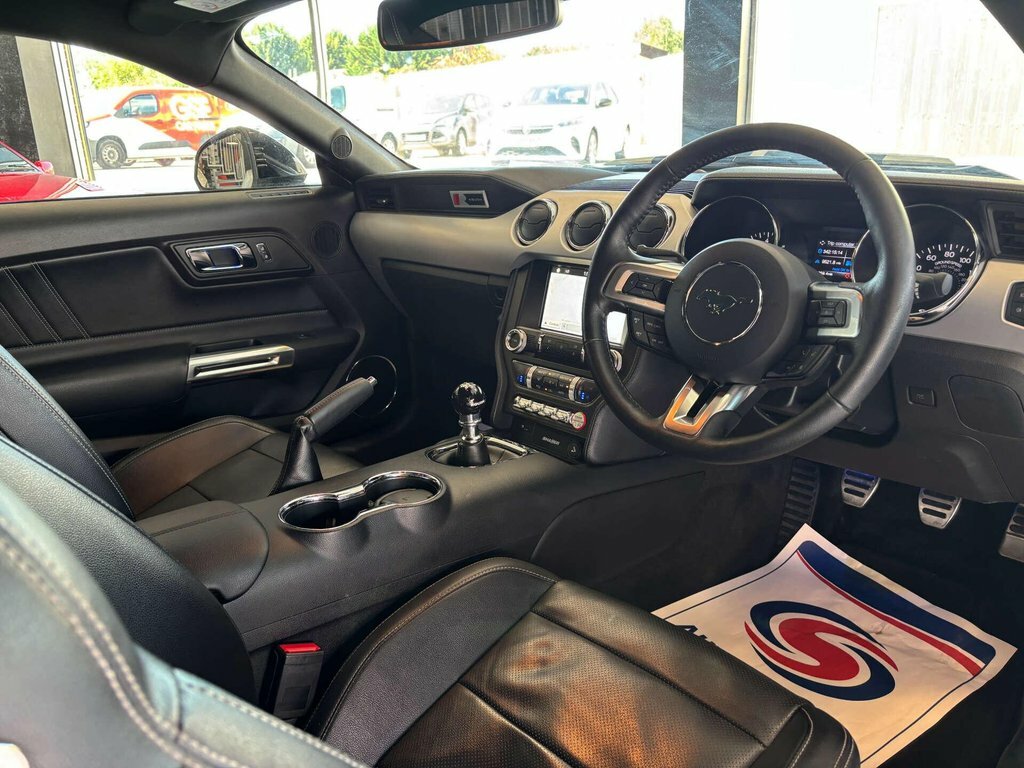 Ford Mustang 5L Gt White #2